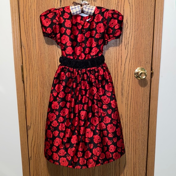 Big Girls size 10 red and black rose party dress. - Picture 1 of 5